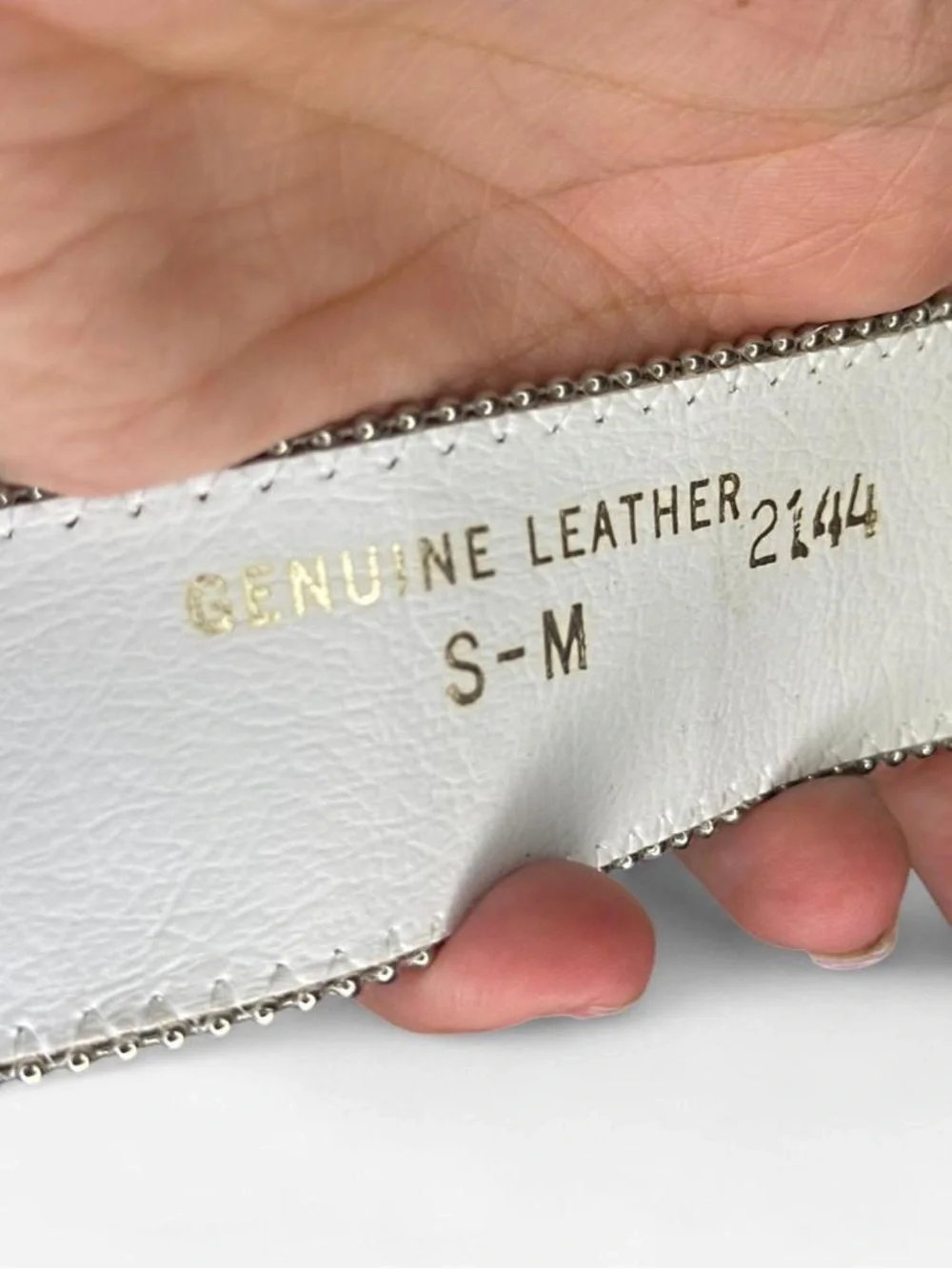 White Embossed Western-Style Genuine Leather Belt with Two-Tone Buckle
